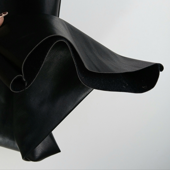 AUTOMET Black Matrix Faux Leather Wide Leg Pants Raw Hem Size Small NWT - Picture 4 of 8